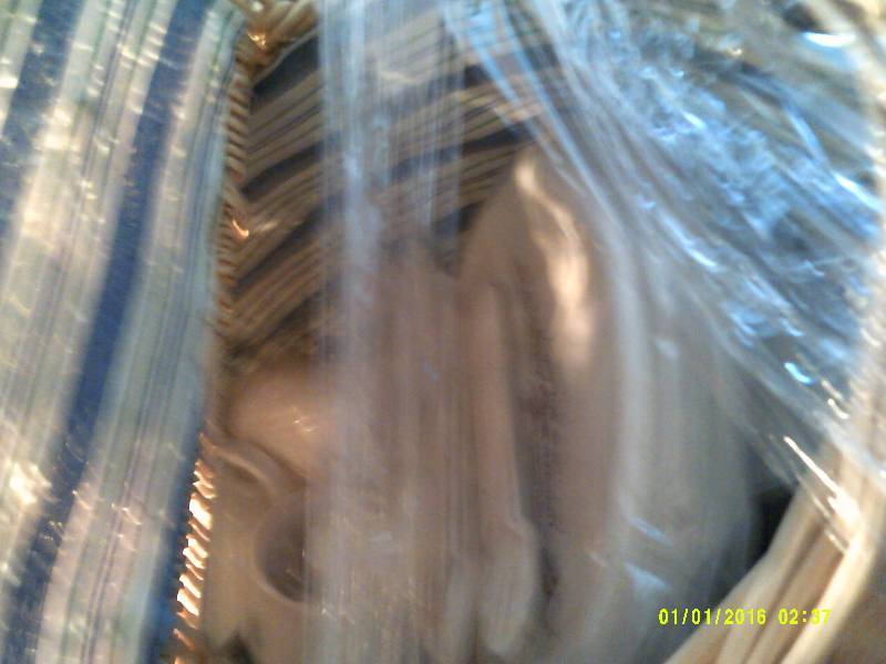 LG WICKER PICNIC BASKET