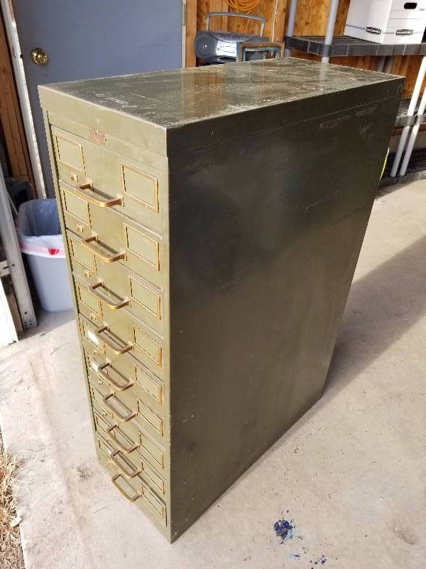 lot 1 image: 9 drawer cabinet