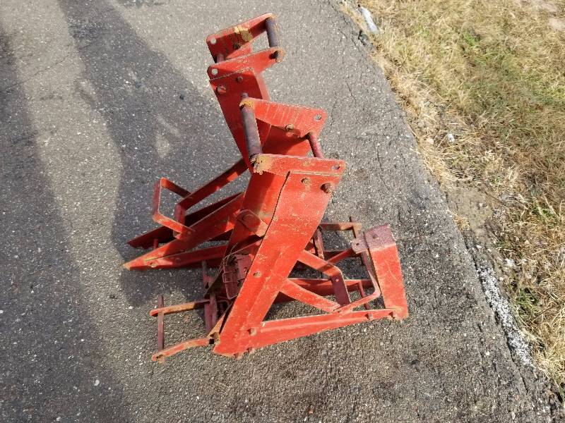 lot 19 image: Two Steel pump jacks