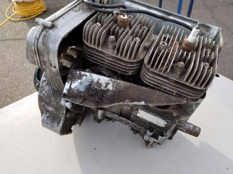 lot 24 image: Polaris 400 Engine