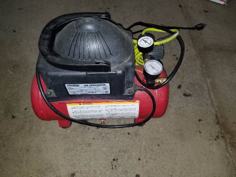 lot 43 image: Tool Shop 2 Gal. Air Compressor