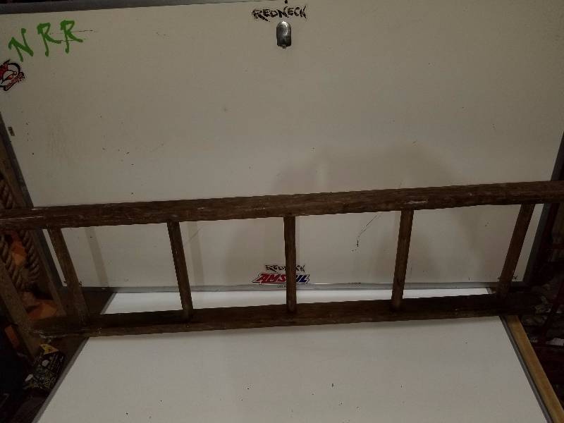 lot 44 image: 60 Wood Ladder