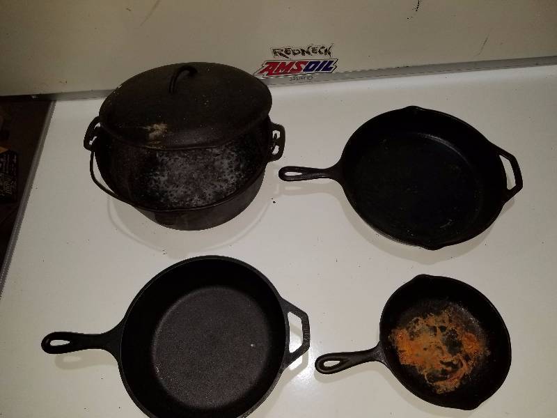 lot 47 image: Set of 4 Cast Iron Pans