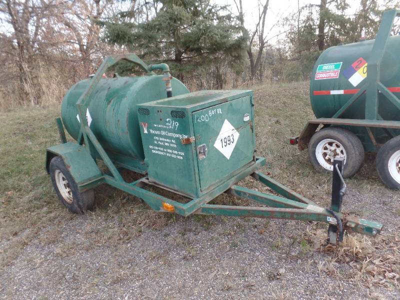 300 GALLON TRAILER TANK