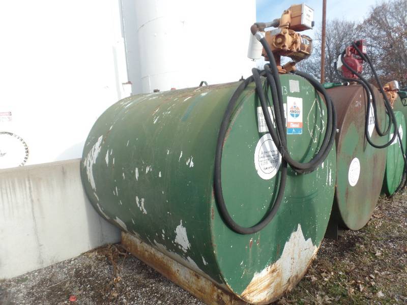 1000 GALLON HOLDING TANK