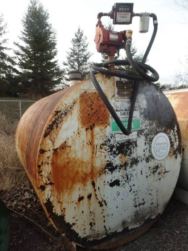 1000 GALLON HOLDING TANK