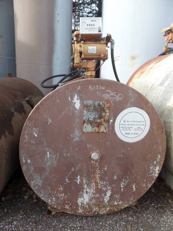 500 GALLON HOLDING TANK