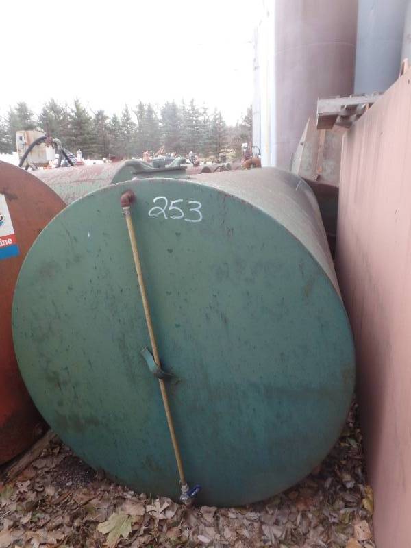 1000 GALLON HOLDING TANK