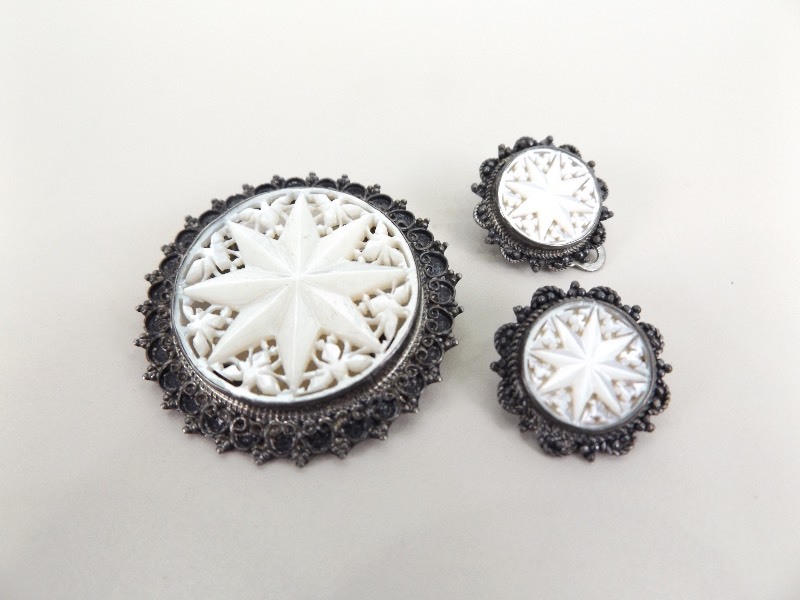 Vintage Sterling Silver and Mother of Pearl Brooch, and Earrings Set (.568 oz Total Weight)