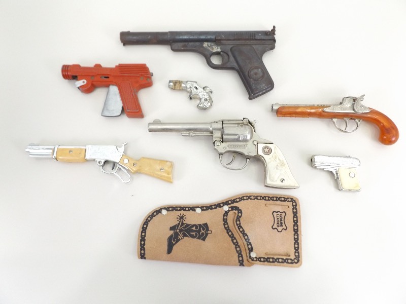 Lot of Vintage Toy Guns
