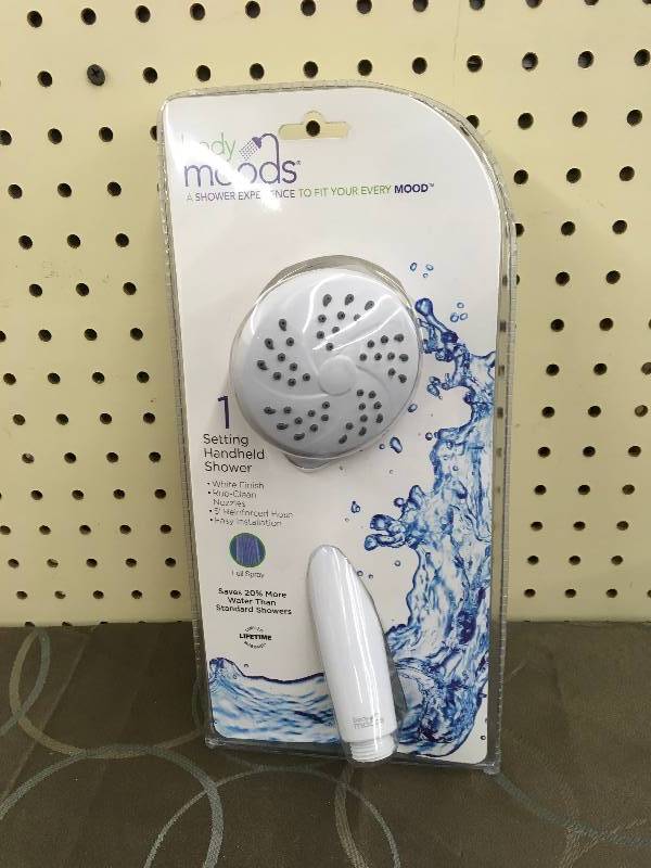 SHOWER HEAD HH WHITE, MSRP $29.99