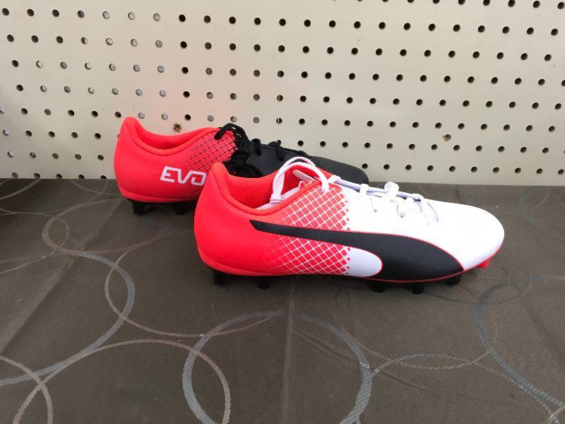 PUMA Kids EVOSPEED 5.5 TRICKS  Black-White-Red 6, MSRP $23.99