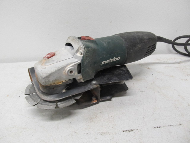 lot 90 image: Working METABO WQ-1000 Professional Duty Angle Grinder