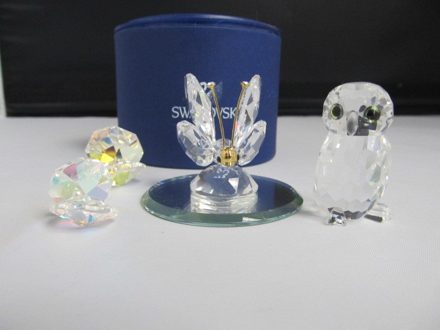 lot 108 image: Group of Small SWAROVSKI Crystal Figurines