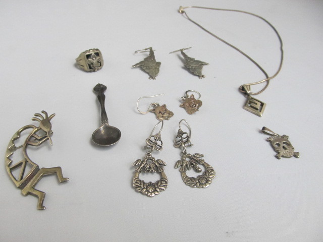 lot 114 image: Lot of Sterling Silver Jewelry