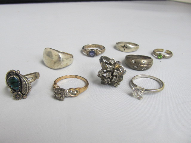 lot 115 image: Lot of 9 Vintage Sterling Silver Rings