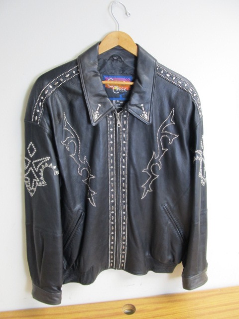 lot 62 image: NICE Mens Cripple Creek Studded Leather Jacket - Size XL