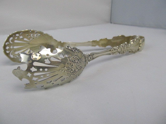 lot 130 image: Antique Hallmarked R. Wallace & Sons Sterling Silver Ice Tongs