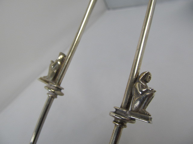 lot 131 image: Mid 19th Century GORHAM Egyptian Revival Sterling Silver Asparagus Tongs