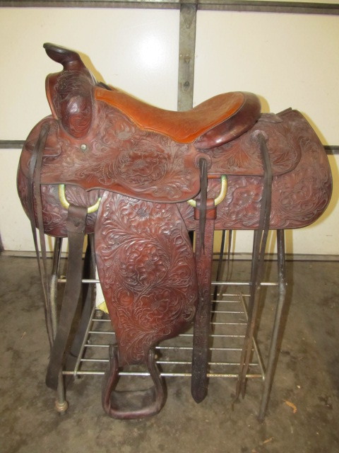 lot 138 image: High Quality Mens Western Saddle
