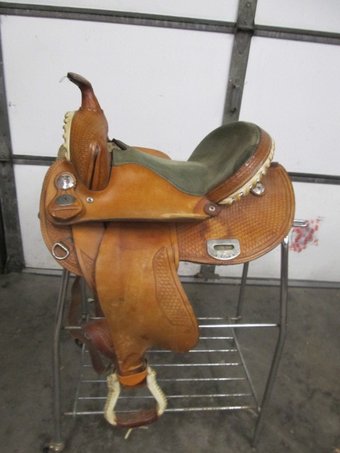 lot 141 image: Ladies Western CIRCLE A Brand Horse Saddle