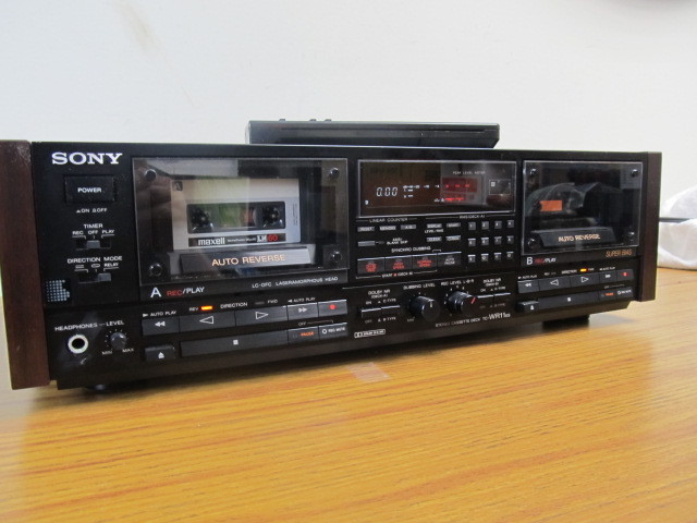 lot 164 image: Sony TC-WR11ES Stereo Cassette Deck wRemote