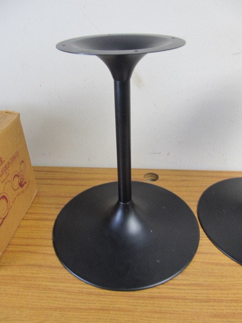 lot 180 image: Pair of BOSE 901 Series Speaker Stands
