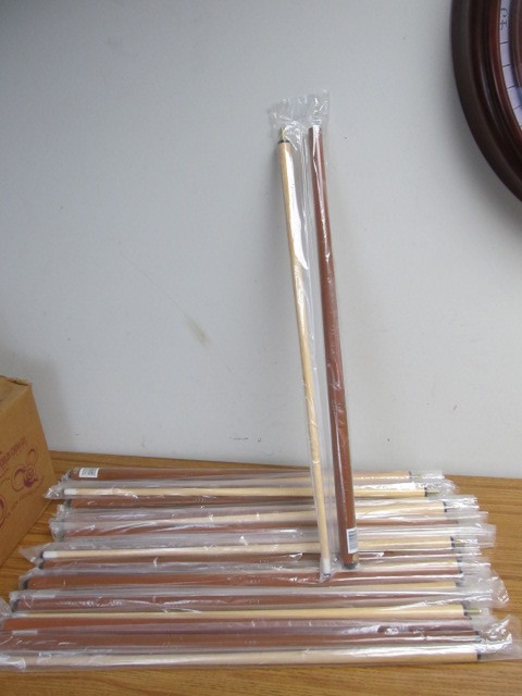 lot 123 image: Lot of 12 BRAND NEW Pool Cues