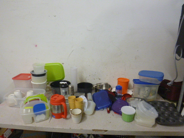 lot 17 image: Miscellaneous Kitchen Items