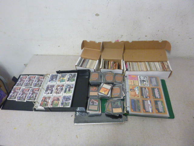 lot 21 image: Miscellaneous Sports Cards