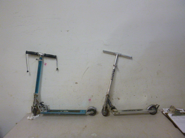 lot 43 image: 2 Scooters