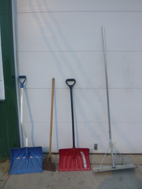 lot 58 image: Lawn Care Tools