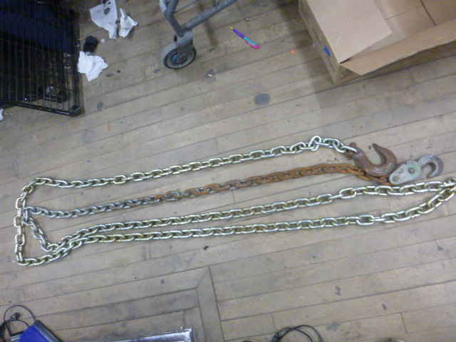 lot 61 image: Tow Chain