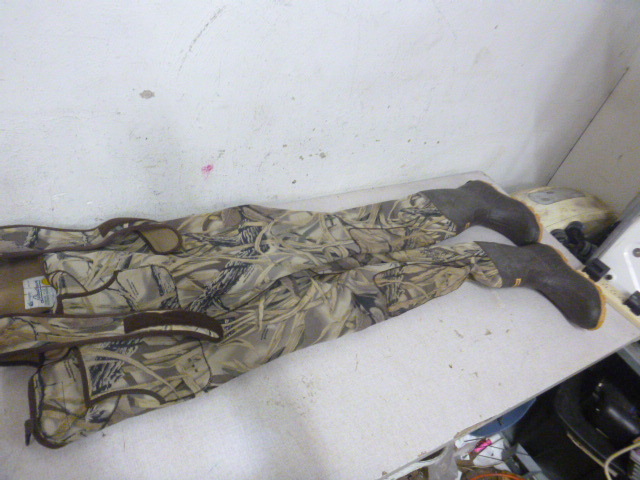 lot 71 image: Hodgman Chest Waders