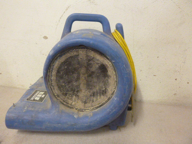 lot 72 image: Windsor Floor Fan