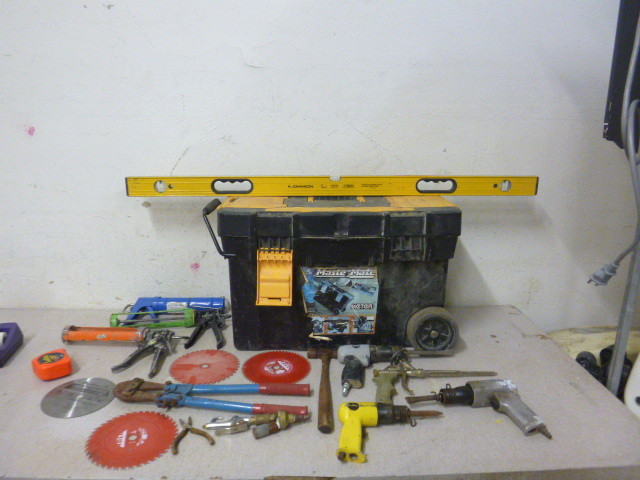 lot 78 image: Miscellaneous Garage Items
