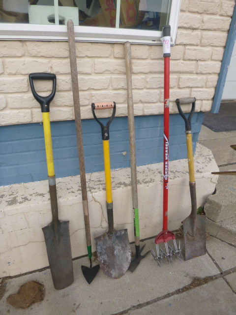 lot 96 image: Lawn Care Tools