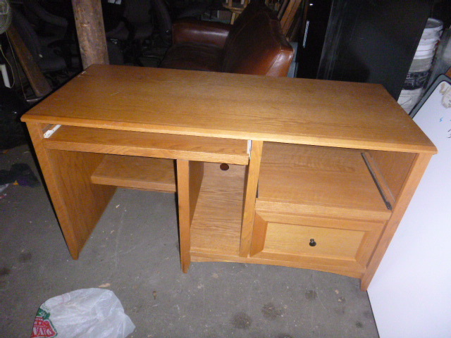 lot 120 image: Oak Computer Desk