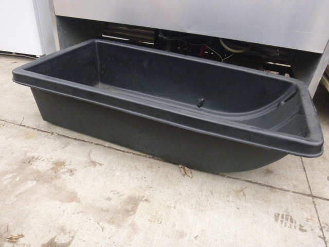 lot 124 image: Poly Dome Plastic Sled