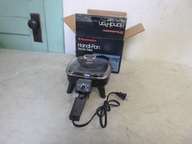 lot 132 image: NEW Toastmaster Hand-Pan Electric Skillet