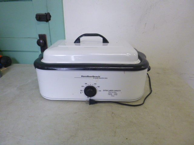 lot 133 image: Hamilton Beach 18 Quart Roaster