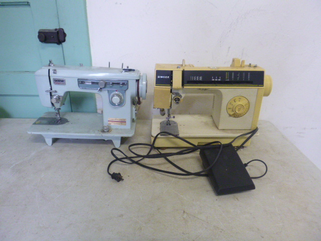 lot 140 image: 2 Sewing Machines