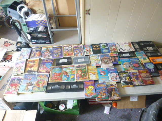 lot 143 image: Miscellaneous VHS Childrens Movies