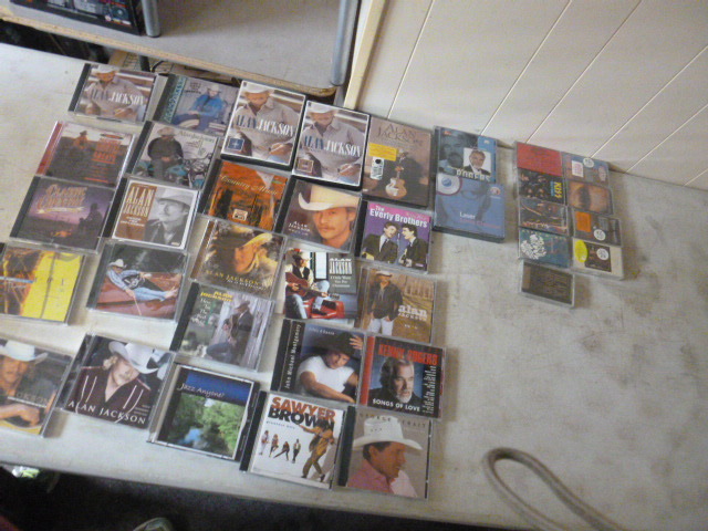 lot 148 image: Miscellaneous Country CDs and Cassettes
