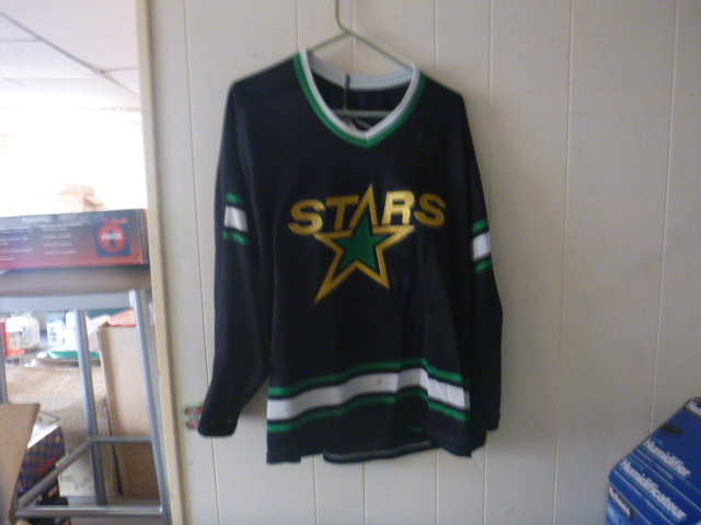 lot 173 image: North Stars Jersey