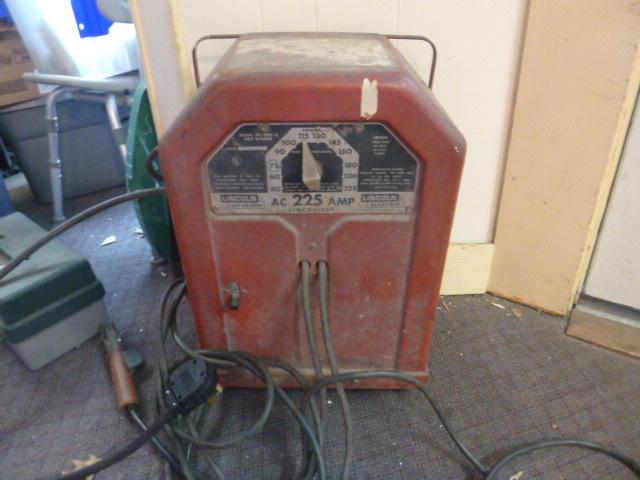 lot 177 image: Lincoln Arc Welder