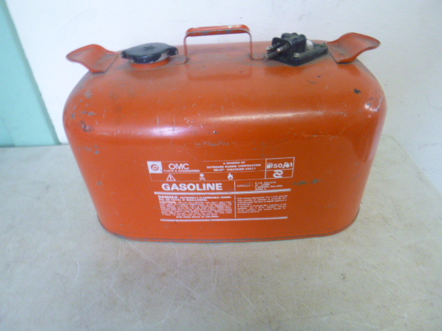 lot 187 image: OMC Gas Can