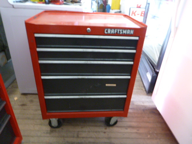 lot 1 image: Craftsman Toolbox on Casters