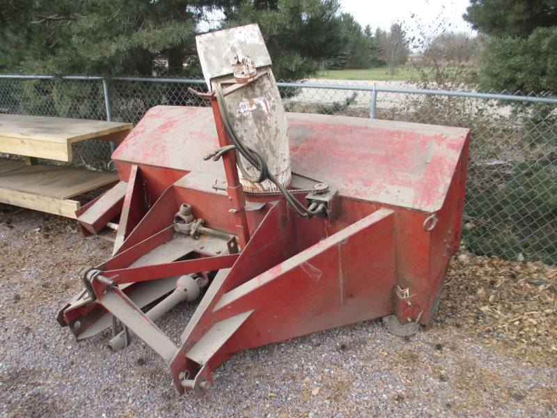 8 Loftness Snowblower