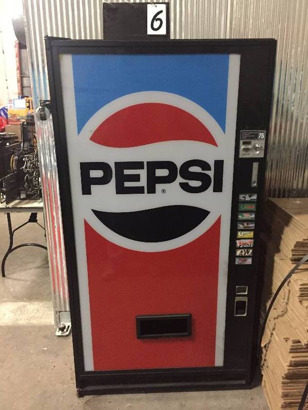 lot 6 image: Pepsi soda pop vending machine